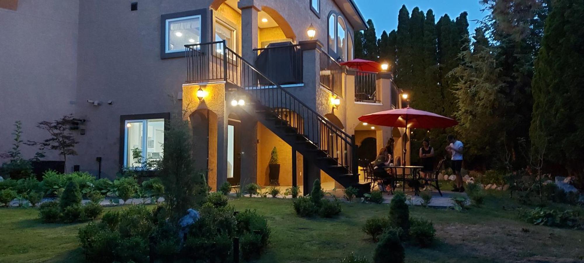 Villa Bellissimo Frantalia - La Galleriseum Versaliere Kelowna Exterior foto